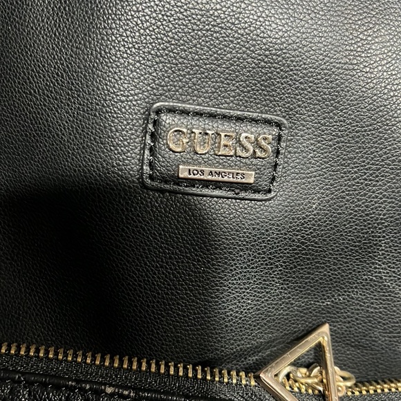 GUESS backpack - Picture 2 of 3